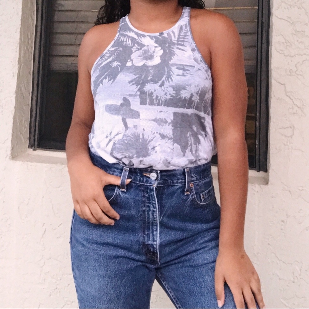 GOING TO DONATE Beachy distressed favorite tank